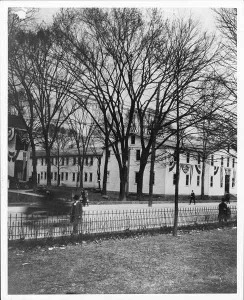 Image of the temporary or "The Pasteboard Capitol" before it burned in 1927.