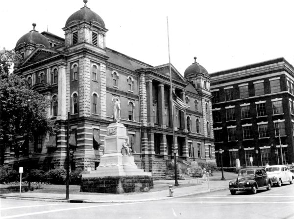 Image of the second Wheeling Capitol. 